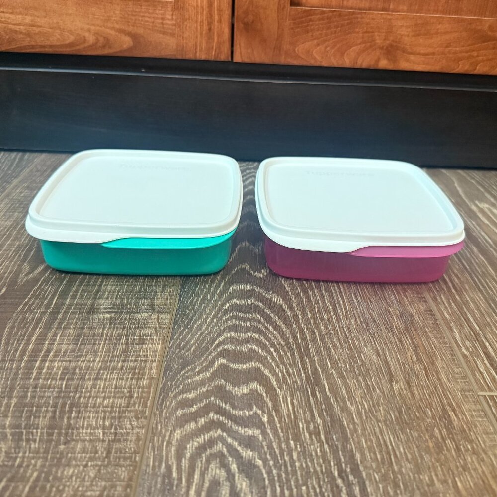 Tupperware Divided Lunch Container – Set of 2 - Picture 2 of 13